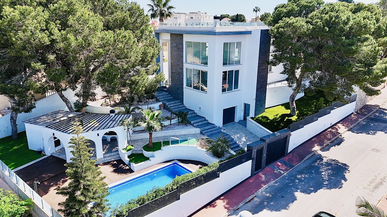 6 soverom Villa til salgs i Los Balcones 
