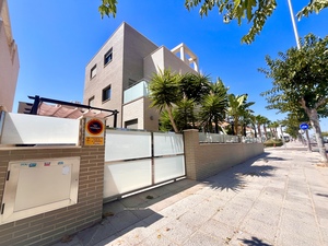4 bedroom Villa for sale in Mil Palmeras