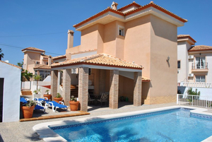 4 Bedroom 2 Bathroom Detached Villa in San Miguel De Salinas