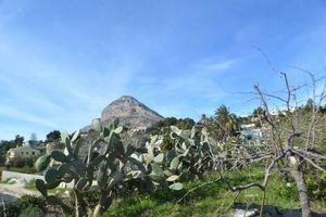 Grondstuk te koop in Javea
