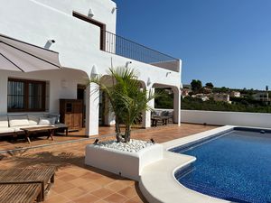 5 bedroom Villa for sale in Benitachell