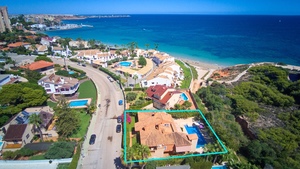 7 bedroom Villa for sale in Campoamor