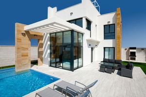 3 bedroom Villa for sale in Cabo Roig