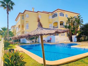 Piso de 3 dormitorios en venta en Javea
