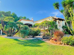 Villa de 4 dormitorios en venta en Javea