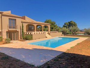Villa de 4 dormitorios en venta en Javea