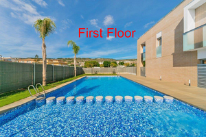 Nieuw appartement op de eerste verdieping te koop in Javea