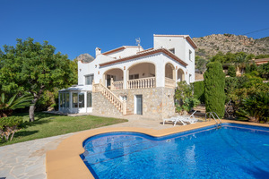 4 Bedroom Villa for Rent in Javea
