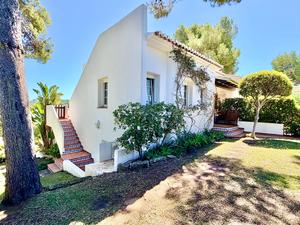 Villa with great sea views for winter rental