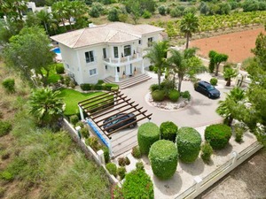 Fantastische grote villa te koop in Javea