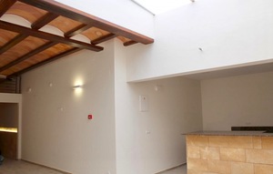 Unfurnished townhouse to let.
