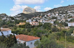 Unfurnished apartment to let in Javea Old Town.