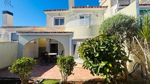 Villa avec piscine commune à vendre à Gata de Gorgos