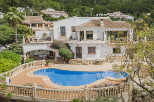 Villa moderna en venta montgo Javea