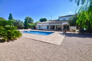 Villa moderne à vendre à Javea