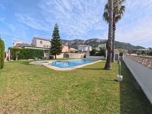 Maison de ville avec grand garage à vendre à Dénia