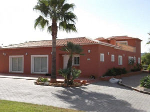 4 bedroom Villa to rent in Javea