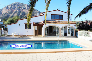Casa de 4 dormitorios en venta en Javea
