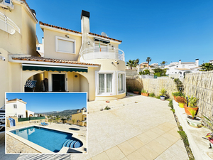 Private villa for sale in Gata Residential