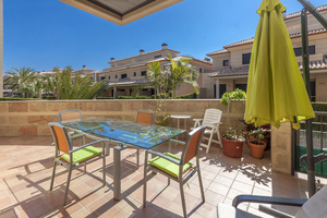 Appartement op de begane grond te koop in de haven van Javea