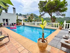 Villa with sea view for winter rental