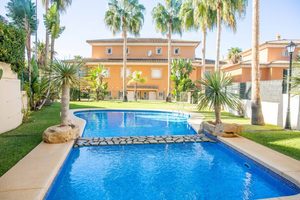 Moderna Adosada en venta en Javea