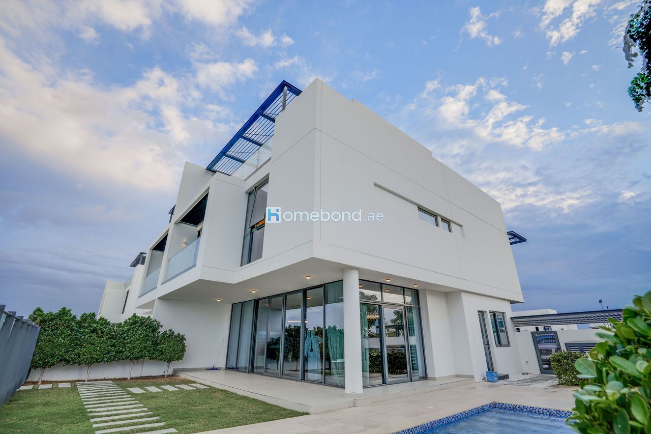 5 bedroom Villa for sale in Sharjah Waterfront City