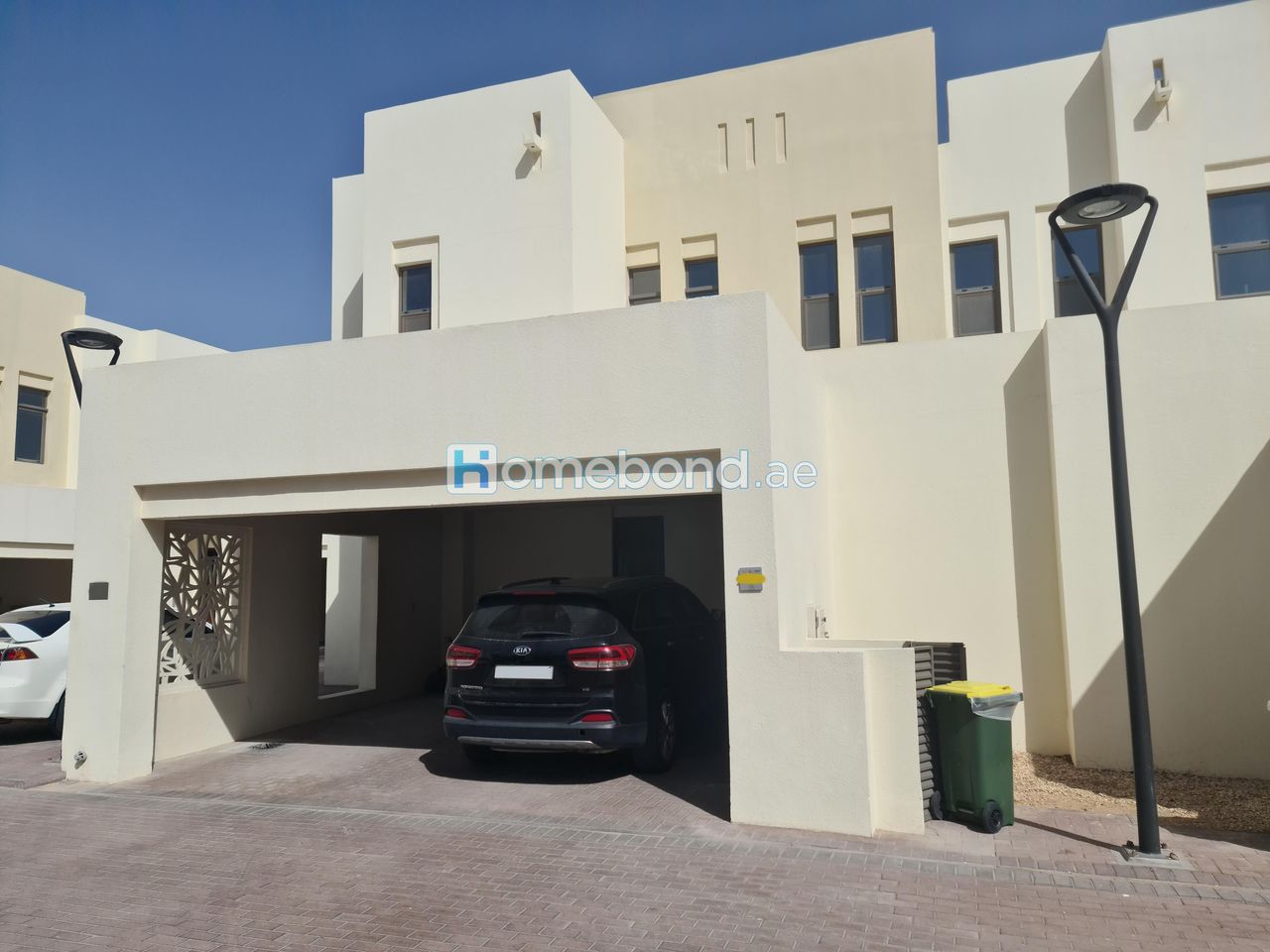 4 bedroom Villa for sale in Reem
