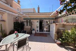 2 bedroom Bungalow for sale in Dona Pepa