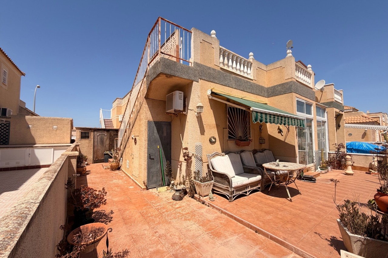 2 bedroom Bungalow for sale in Torrevieja