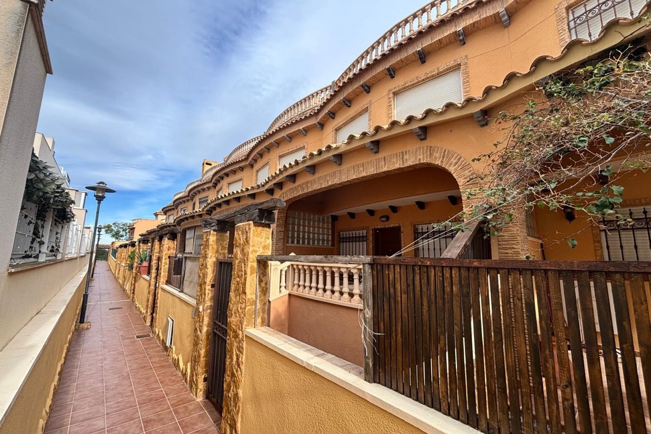 5 bedroom Townhouse for sale in Guardamar del Segura