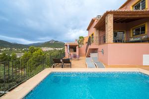 5 bedroom Villa for sale in Orba