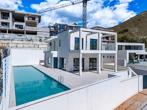 7 bedroom Villa for sale in Finestrat