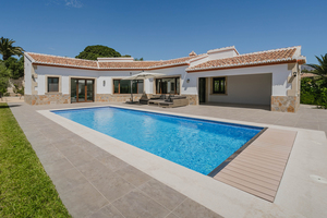 Villa de 3 dormitorios en venta en Javea