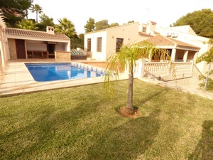 Villa de 3 dormitorio se vende en Javea