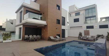 6 schlafzimmer Villa 
zum verkauf in Campoamor