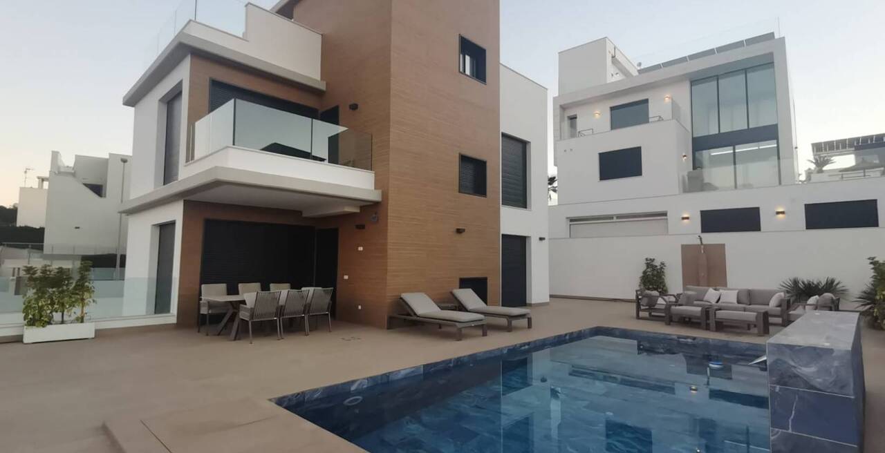 6 bedroom Villa se vende en Campoamor