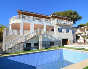 10 bedroom Villa se vende en Campoamor 