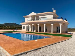 4 bedroom Villa for sale in Pinoso