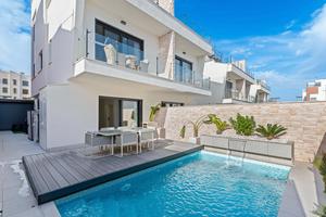 4 bedroom Villa for sale in Guardamar del Segura