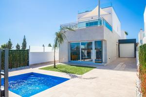 3 bedroom Villa for sale in Los Alcazares