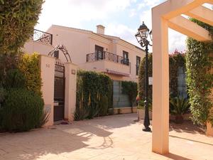 3 bedroom Villa for sale in San Cayetano