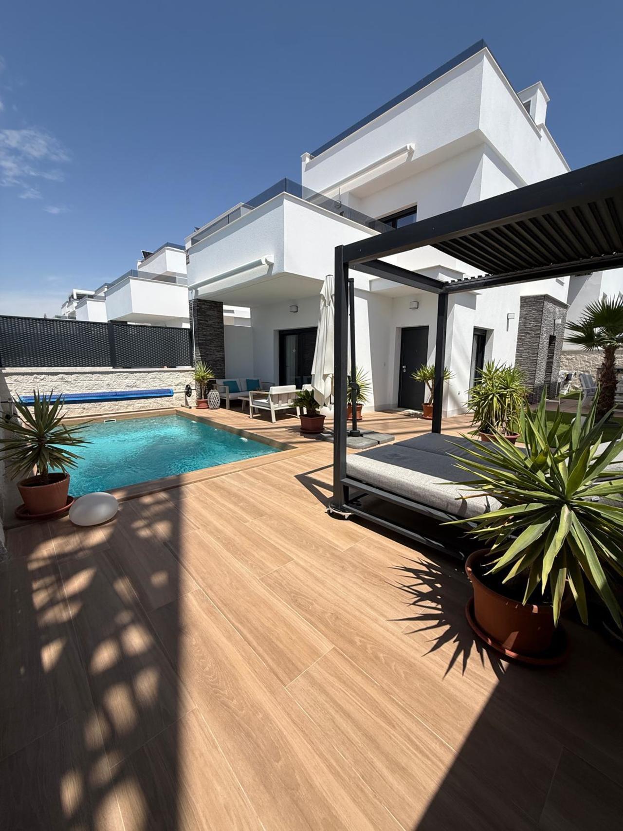 3 bedroom Villa for sale in Torrevieja