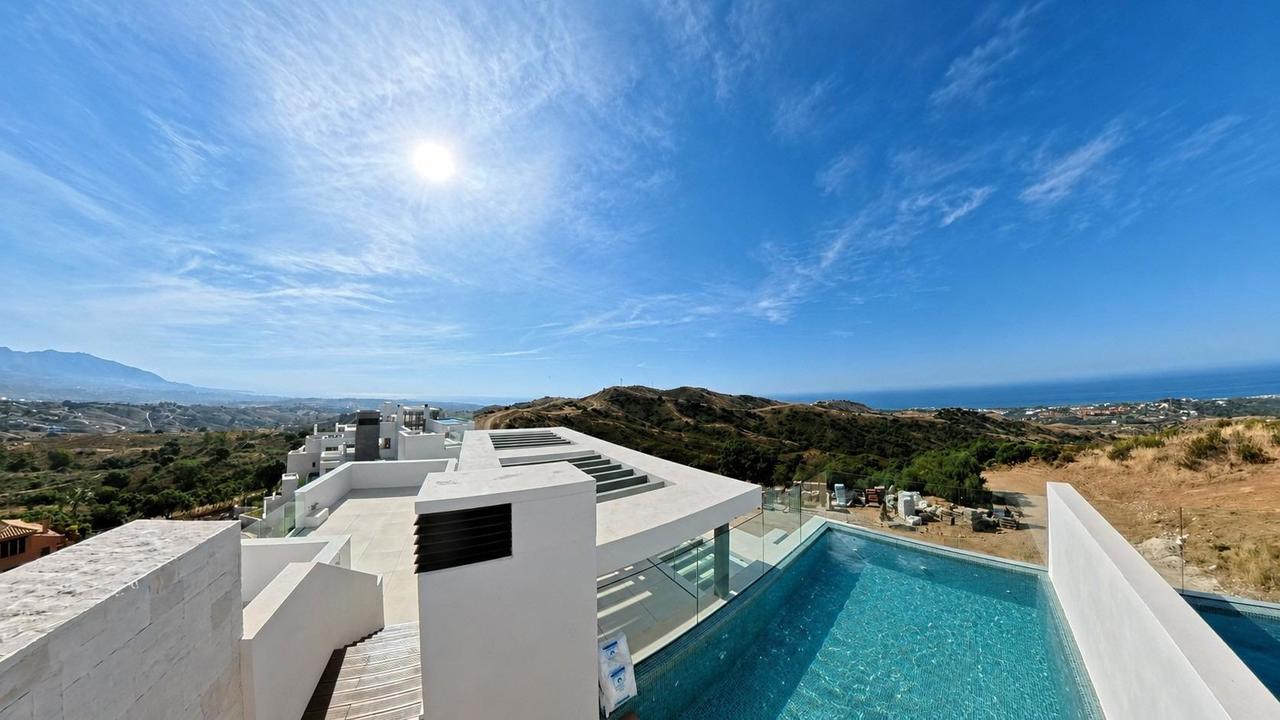 3 bedroom Penthouse for sale in Ojen