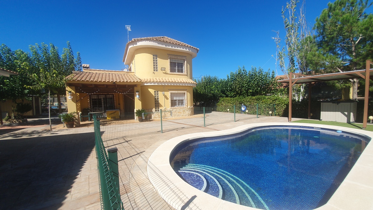 4 bedroom Villa à vendre à Sucina