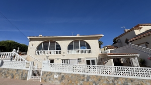 3 bedroom Villa for sale in Villamartin