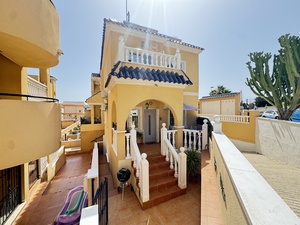 2 bedroom Villa for sale in Villamartin