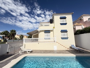 3 bedroom Villa for sale in Villamartin