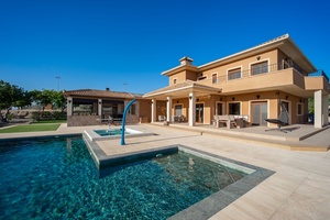 6 slaapkamers Villa te koop in Torremendo