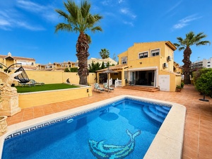 4 bedroom Villa for sale in Villamartin